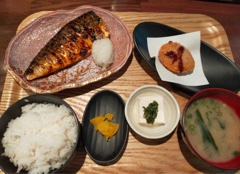 Grilled mackerel set meal with mackerel slowly marinated in mentaiko broth for 2 days