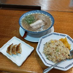 Ramen set with fried rice at a cheap price.