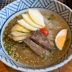 Cold noodle soup with concentrated beef flavor