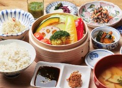 自家製ポン酢、味噌、あら塩で、食べる、野菜の素材を活かした御膳
