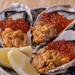 牡蠣と、ウニとイクラ。レモンと共に。
