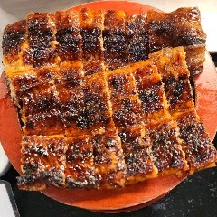 바삭바삭한 껍질이 특징인 히츠마부시