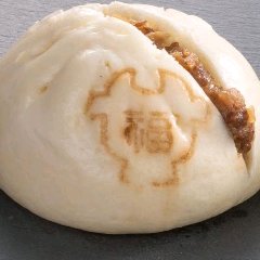 매콤달콤하게 양념한 마쓰자카 소고기 시그레조림이 들어간 고기만두