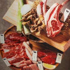 High-quality lamb platter made possible by the direct management of a lamb wholesaler