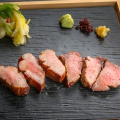 『タン元』のみを贅沢に厚切り。