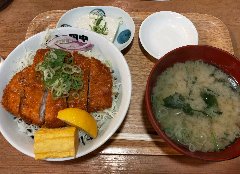 The salty taste of katsudon! The salt and kelp give it a strong flavor!