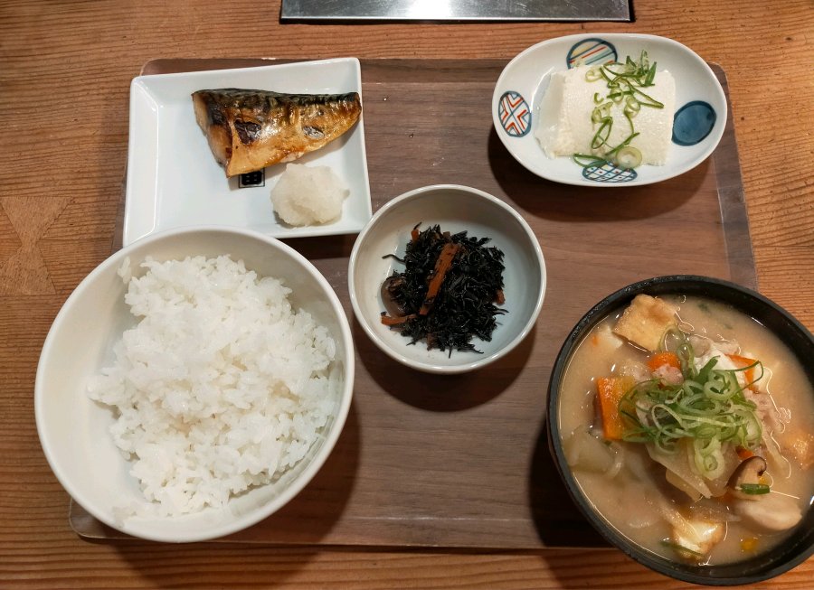 豚汁定食
 (Tonjiru teishoku)