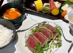 You can taste Tamba beef made into roast beef and then tempura. Includes yuba rice