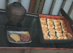 国産穴子を、ふっくら柔らかく焼き上げ。