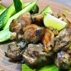 炭火焼きで、外はカリッと、中はジューシー。