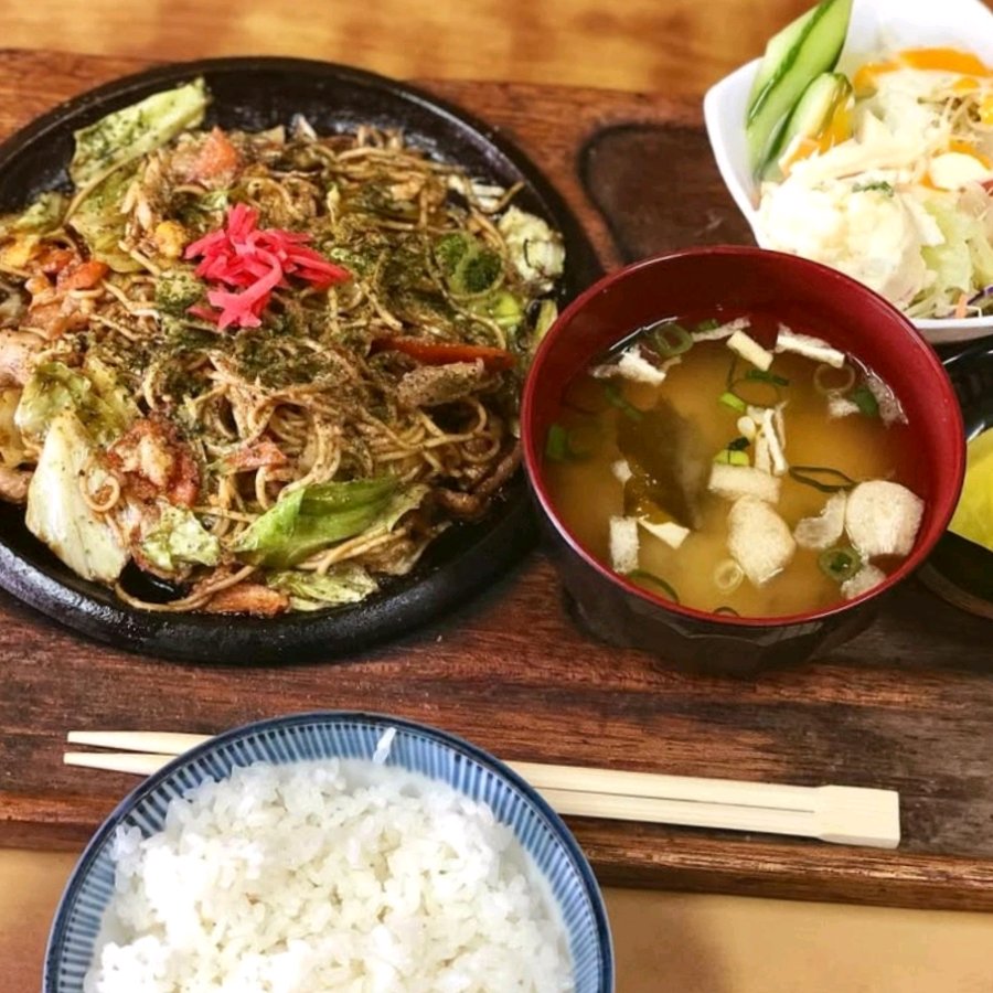 야키소바 정식(焼きそば定食)