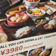 任吃任喝的肉类菜肴，包括牛肉和鸡肉