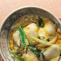 牡蠣が入った親子丼みたいな丼