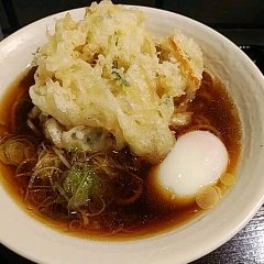 The original ten-tama soba with vegetable tempura and a half-boiled egg on top!