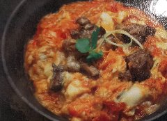 炭火で炙った香ばしい日南鶏のもも肉を使った親子丼