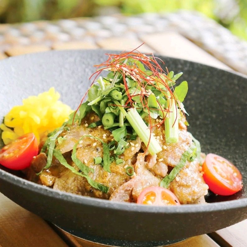 돼지고기 생강 덮밥(ポークジンジャー丼)