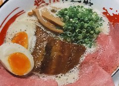 牛サーロインを使用した白湯ラーメン。