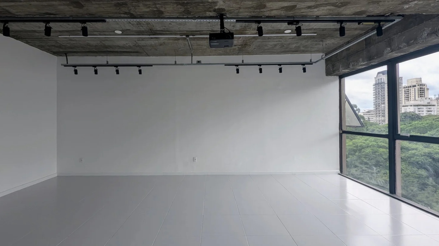 Sala de exposição da orlando espaço de arte