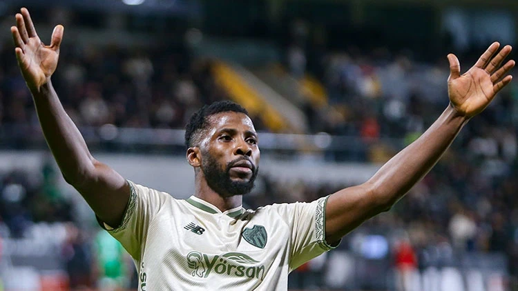 Bursaspor'un yıldızından galibiyet sonrası iddialı mesaj!