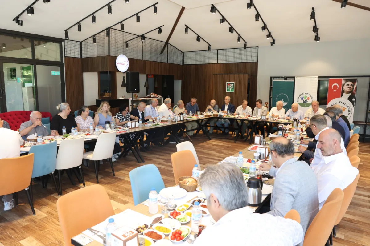 Başkan Erkan Aydın, Osmangazi’nin kurucu meclis üyeleriyle buluştu