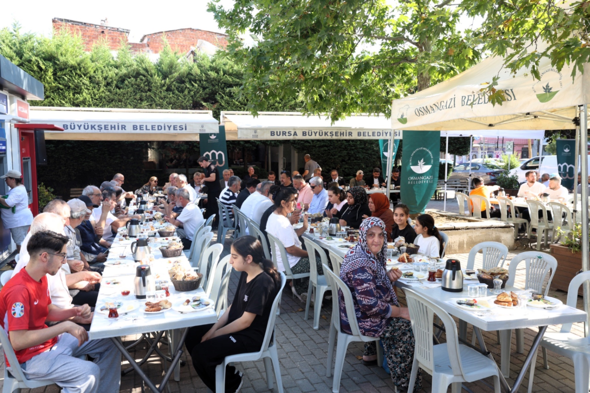 Başkan Aydın vatandaşlarla kahvaltıda buluştu