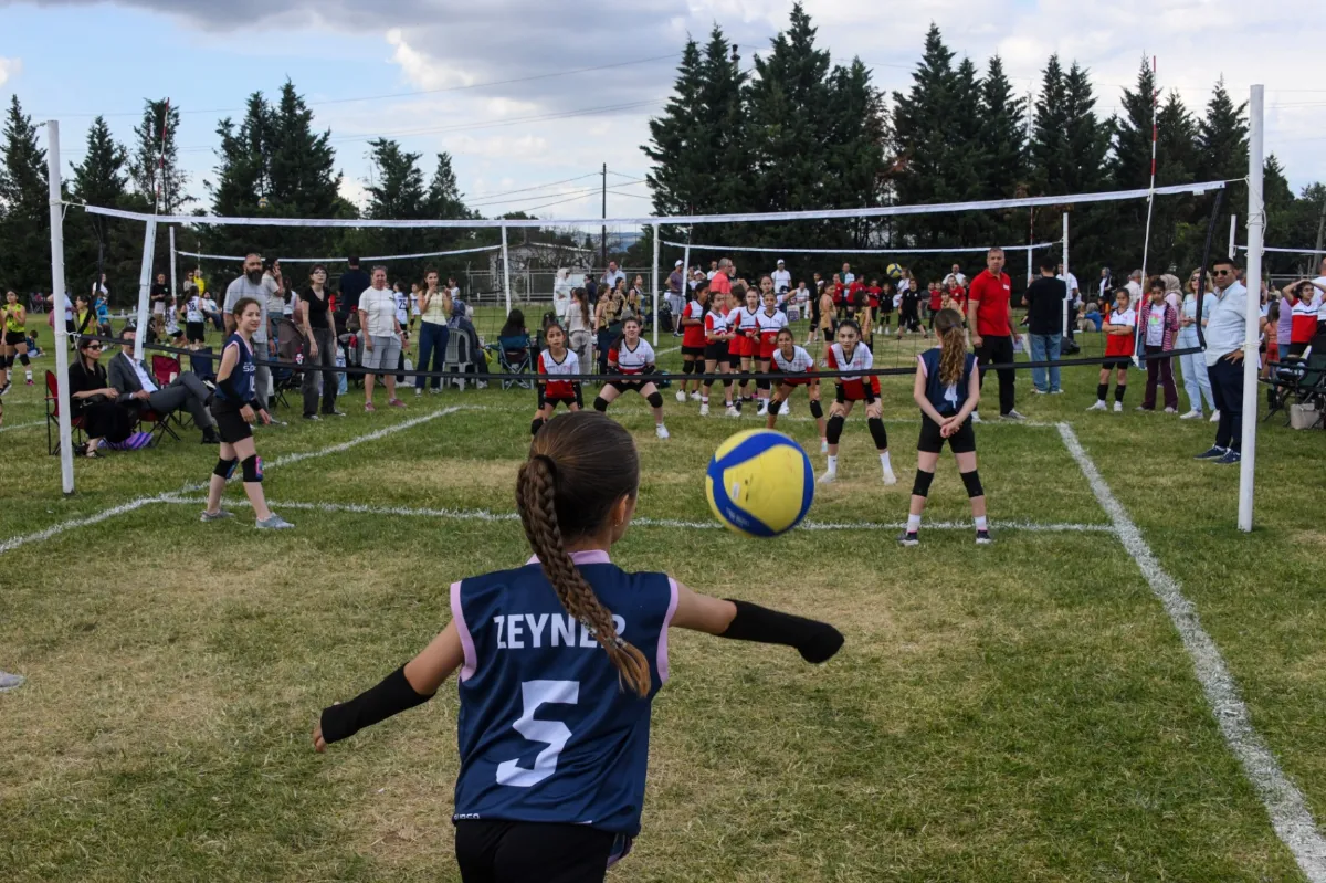 Osmangazi’de 1500 kız çocuğu voleybol heyecanı yaşadı