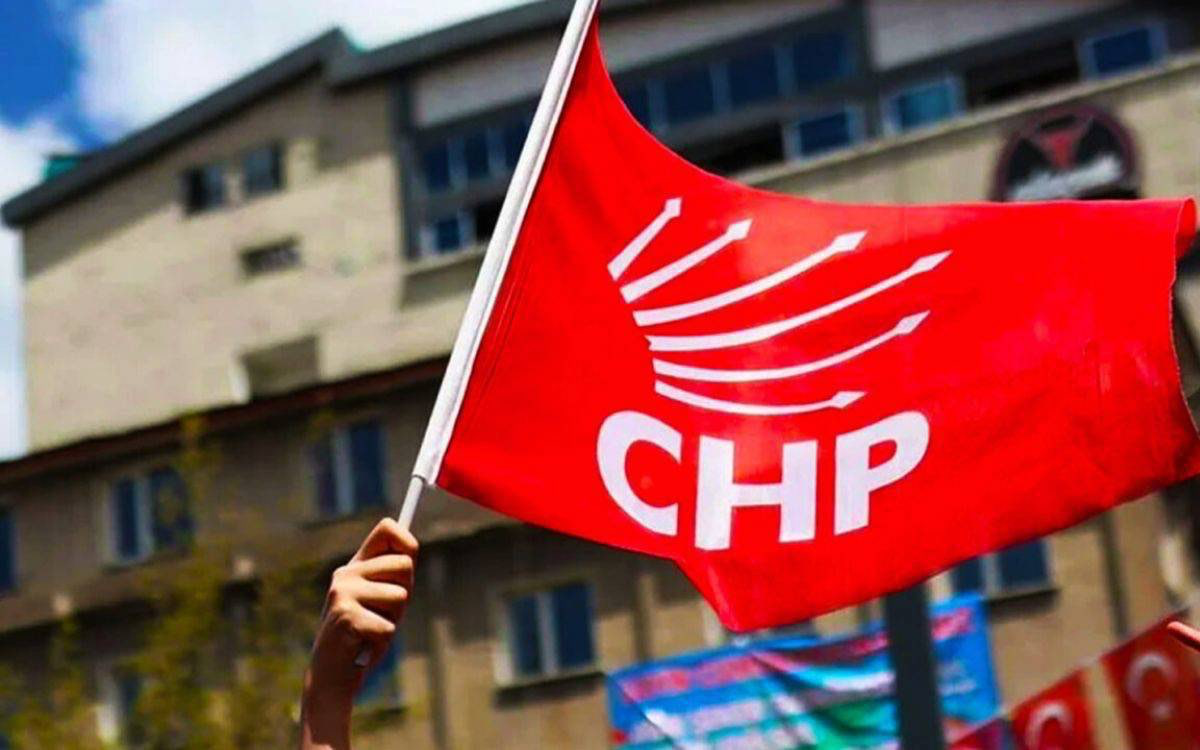 CHP'de yaprak dökümü! Belediye başkanı istifa etti...