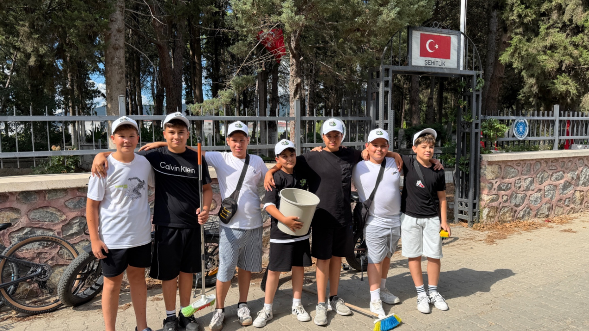 Minik yüreklerden büyük vefa
