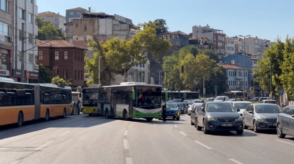 Bursa'da ilginç düğün konvoyu! Bu kez yolu otobüs şoförü kesti