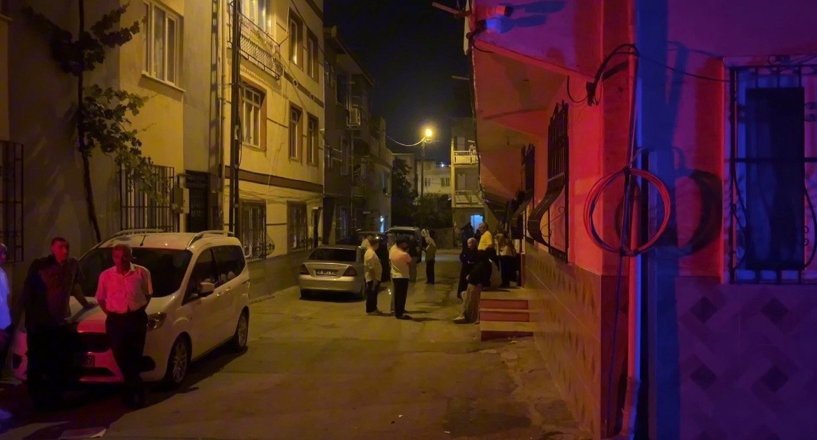 Bursa’da gece yarısı sokak ortasında kurşun yağmuru