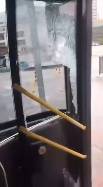 Bursa'da şoförle tartıştı, öfkesini otobüsten çıkardı!