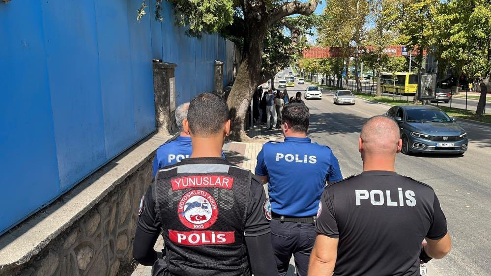 Bursa’da okul önlerinde yoğun güvenlik önlemi!