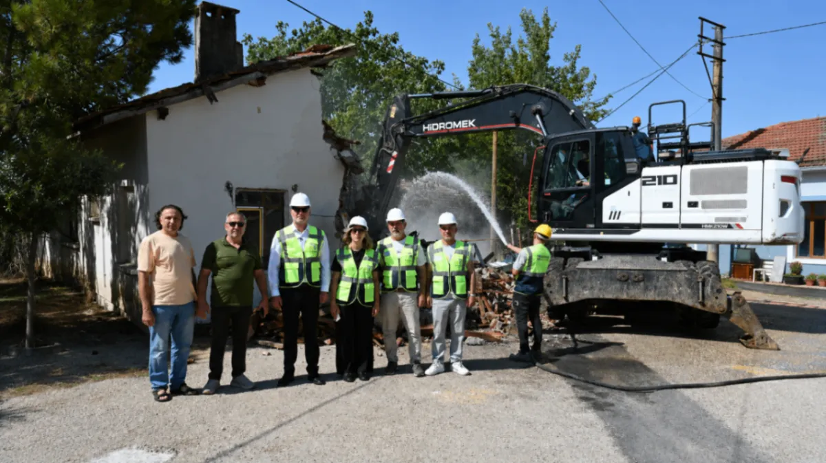 Karacabey’de metruk yapılara geçit yok