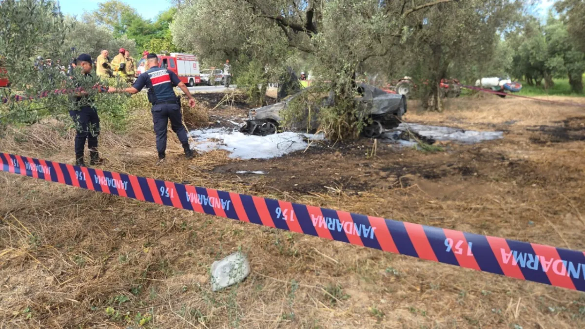 Bursa’da otomobil zeytinliğe uçup alev aldı: 1 ölü, 1’i çocuk 5 yaralı