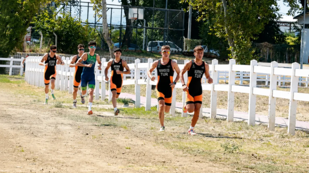 Osmangazi Belediyesi gençleri spor yapmaya teşvik ediyor