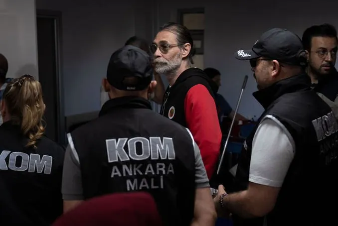 Belediye Başkanı Erdal Beşikçioğlu 40 kişi ile beraber tutuklandı!