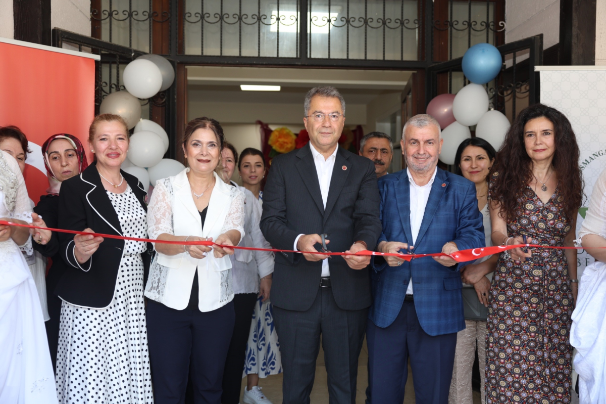 Osmangazi’de OSMEK kursiyerlerinden yıl sonu sergisi