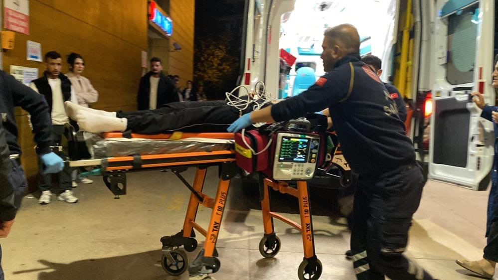 Bursa'da 15 yaşındaki çocuk 7 metreden kaldırıma düştü! Durumu ağır