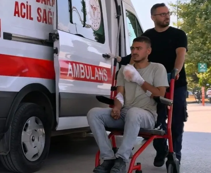 19 Yaşındaki genç elektrikli testereyle çalışırken parmaklarını kesti