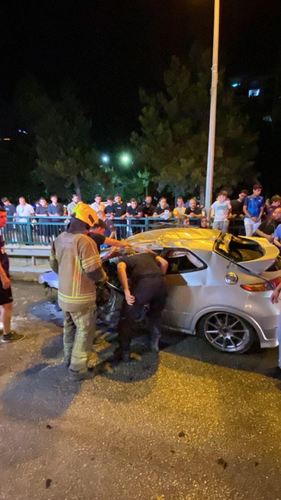 Takla atan otomobil kask kamerasına yansıdı