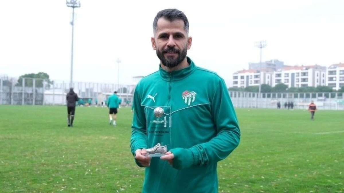 Bursaspor'dan İlhan Depe kararı! Sözleşme yenilendi...