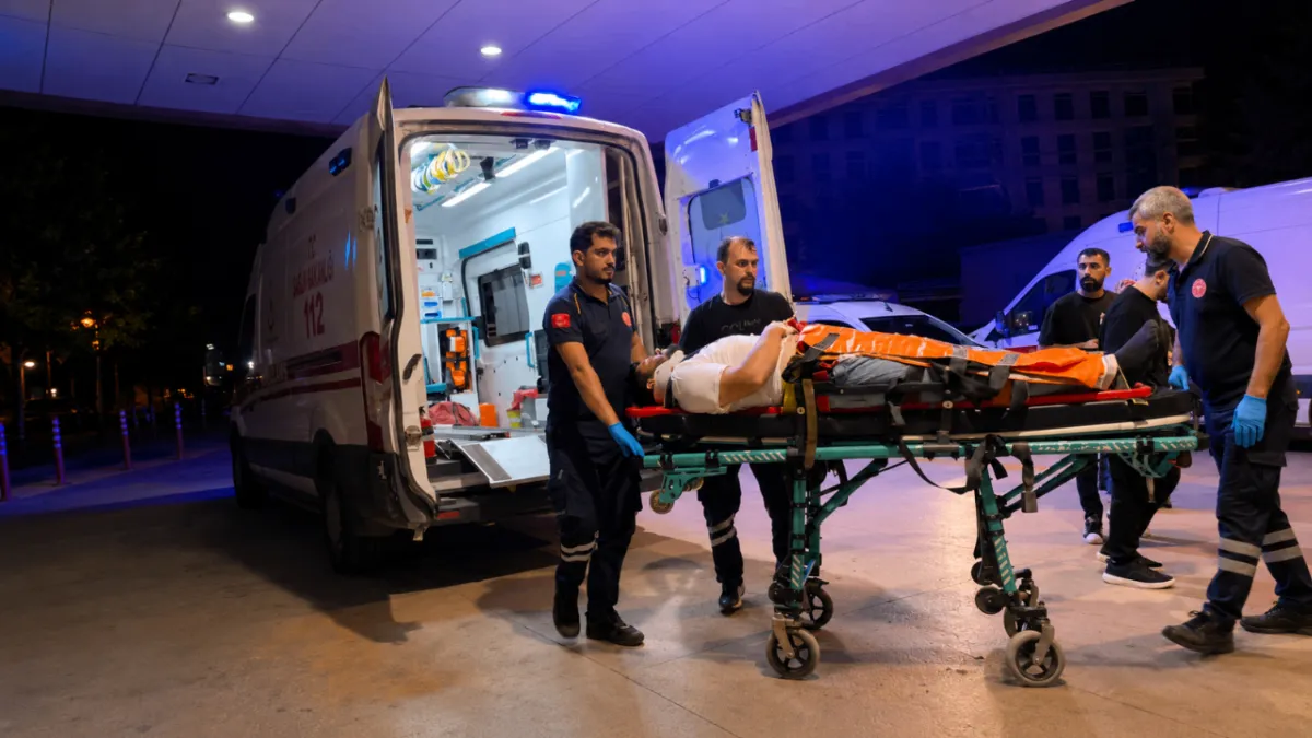 Otomobil ile motosiklet kafa kafaya çarpıştı: 1 ağır yaralı