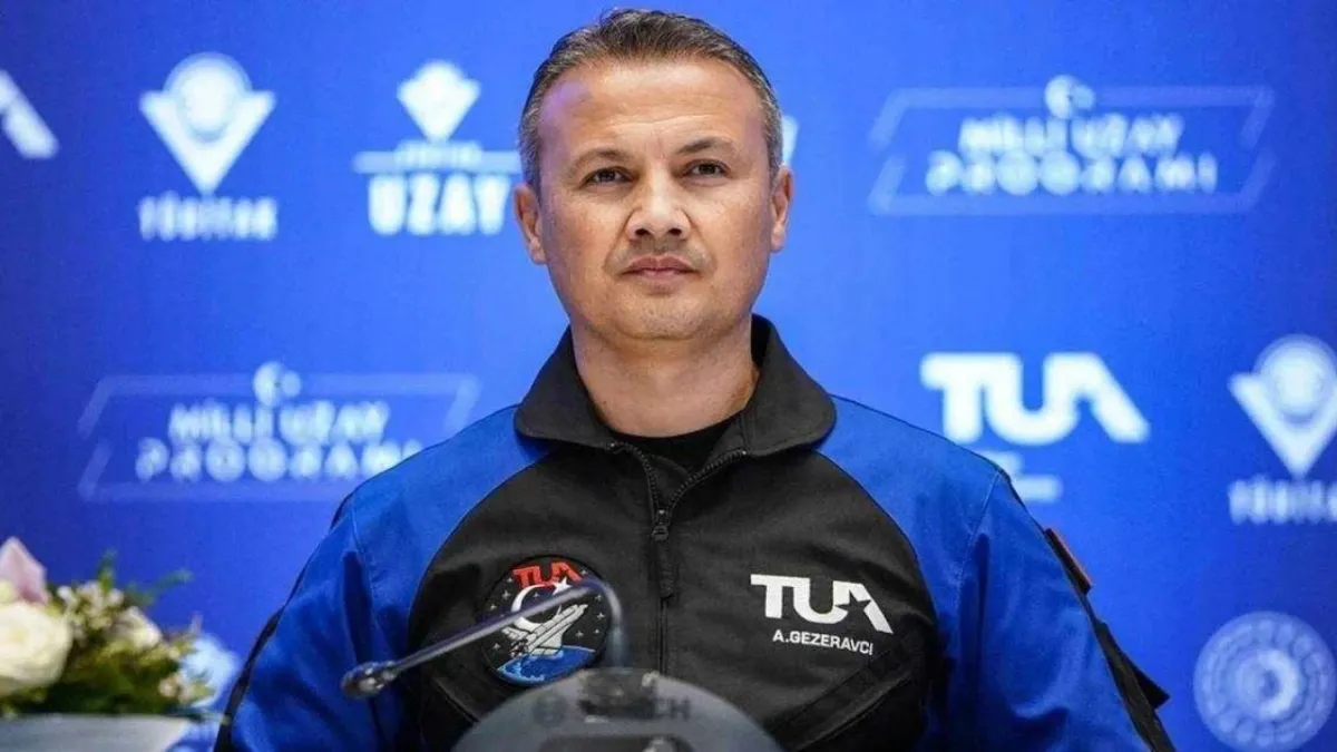 İlk Türk astronot Alper Gezeravcı tuğgeneralliğe terfi etti