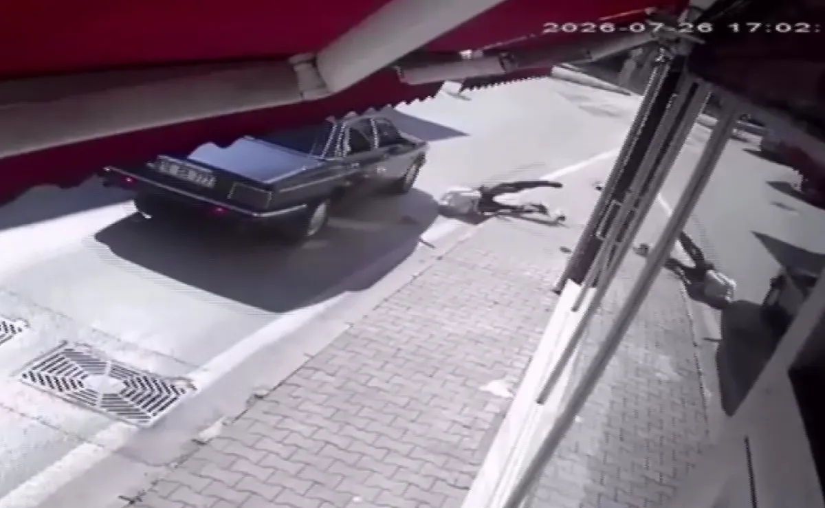 Bursa'da feci kaza! Yolun karşısına koşan yaya ağır yaralandı