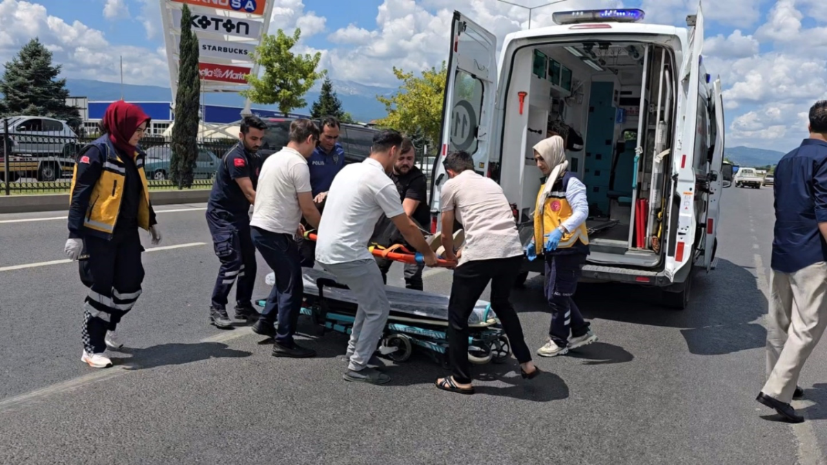 İnegöl girişinde otomobil ile motosiklet çarpıştı
