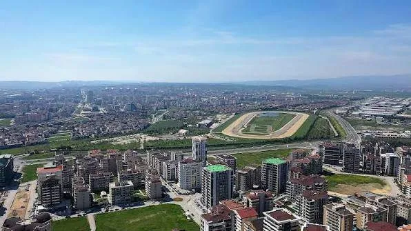 Bursa Hipodromu'nda kum pisti baştan sona yenileniyor