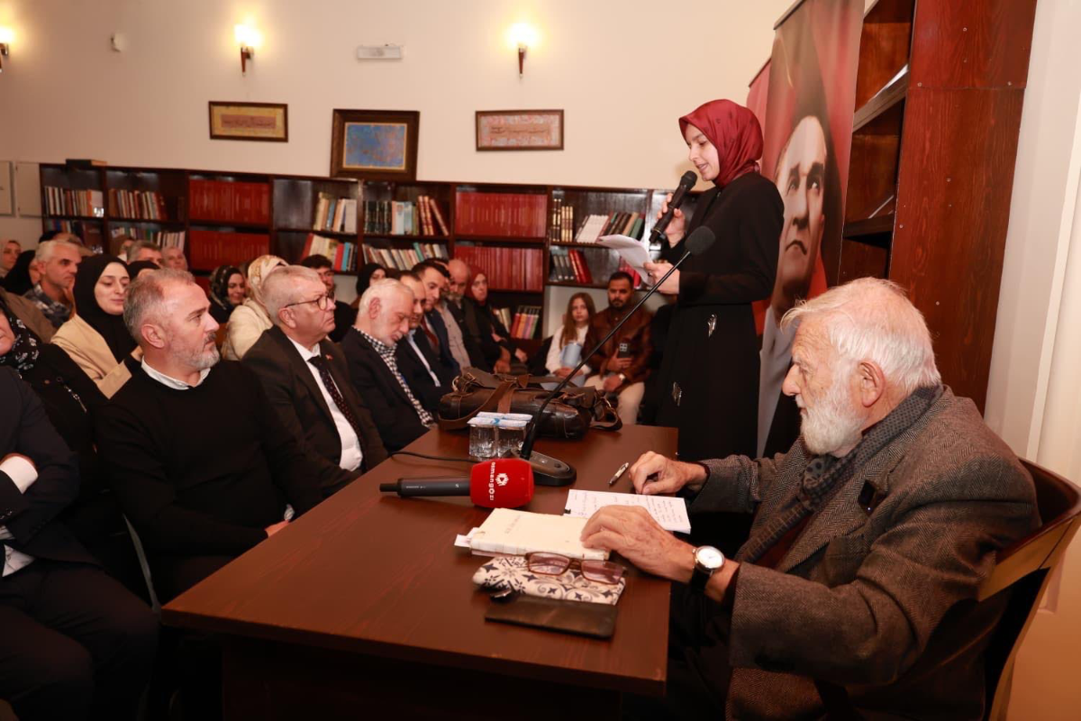 Bursa'da Yahya Kemal rüzgârı esti! Edebiyatseverler bir araya geldi...