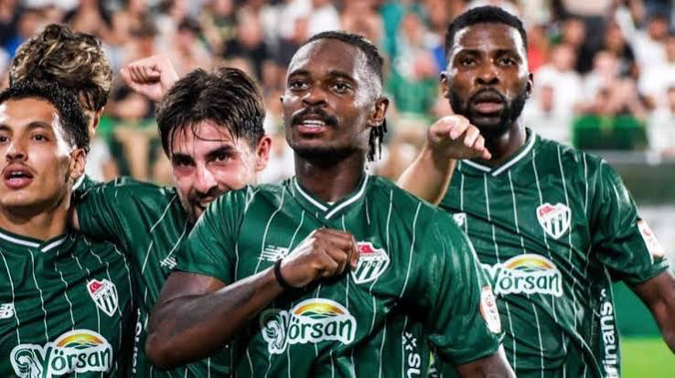 Bursaspor'a derbi öncesi kötü haber! Lincoln Henrique'ye 2 maç ceza...