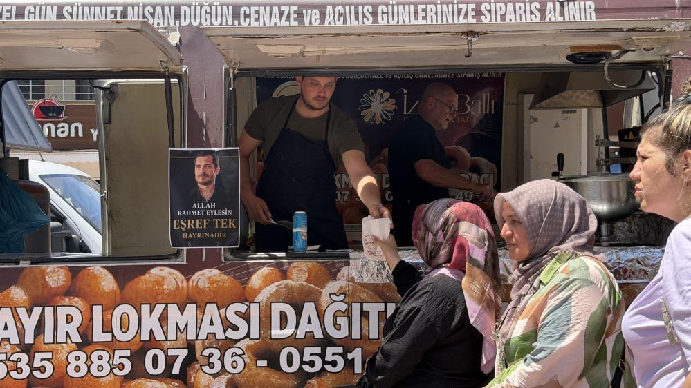 Eşref Tek için lokma döktürdüler