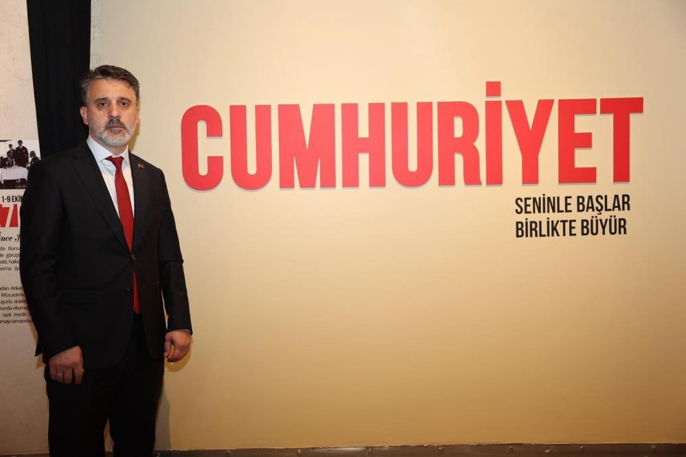 Bursa'da Cumhuriyet'in 103 yıllık yolculuğu! Bu sergi 31 Aralık'a kadar açık...